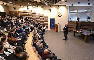 Ali Saydam öğrencilere iletişimin altın kurallarını...