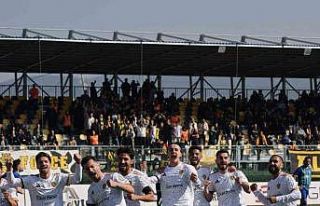 Aliağa FK, zirveye oynuyor