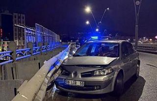 Alkollü sürücü bariyerlere girdi: 25 bin TL ceza...