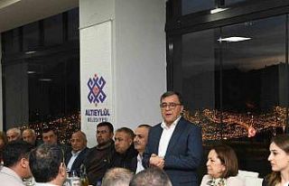 Altıeylül Belediyesi muhtarlarla ramazan sofrasını...