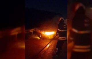 Altınözü’nde araç yangını