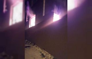 Altınözü’nde evden alevler yükseldi