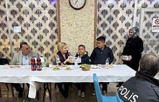 Altıntaş Kaymakamı Yıldırım, çocuklarla iftar...