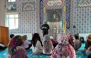 Anaokulu öğrencileri Fatih Camii’ni ziyaret etti
