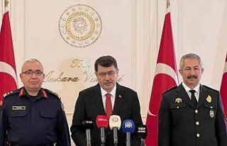 Ankara’da jandarma ve polis bayramda helikopter,...