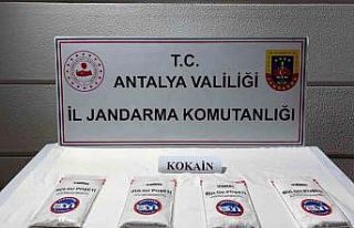 Antalya’da 1 kilo 380 gram kokain ele geçirildi,...