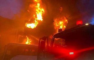 Antalya’da inşaat malzemeleri deposunda yangın