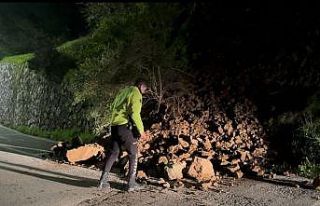 Araç kazayı kıl payı böyle atlattı, heyelanla...