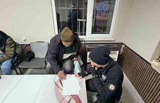 Arnavutköy’de engelli vatandaş bulduğu parayı...