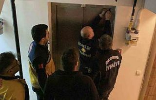 Asansörde mahsur kalanların yardımına itfaiye...