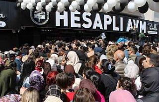 Aydın’da ’indirimli eşya’ izdihamı: Ezilen...