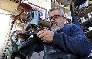 Babadan oğula ayakkabı tamirciliği