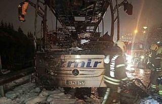 Bağcılar TEM’de yolcu otobüsü alevlere teslim...