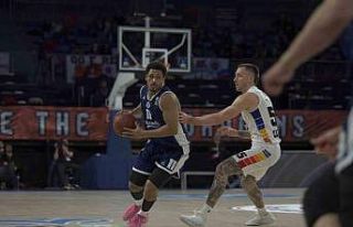 Bahçeşehir Koleji yarı finalde