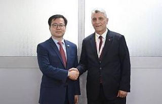 Bakan Bolat, Yaounde’de Güney Koreli Bakan Han-Koo...