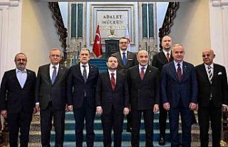 Bakan Gürlek: "10 yılı doldurmayan bir hakim,...