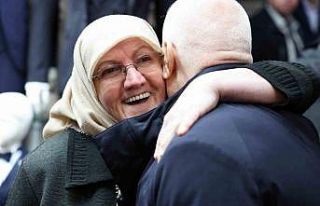 Başkan Bozbey çarşı esnafıyla bayramlaştı