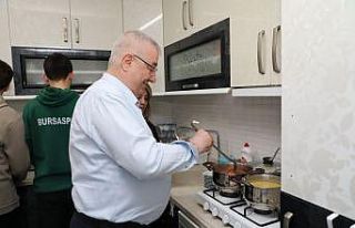 Başkan Ertaş üniversite öğrencilerinin iftar...