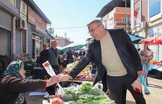 Başkan Güler’den kadınlara çiçekli jest