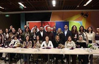 Başkan Mustafa Bozbey, gençlere sahur yaptı