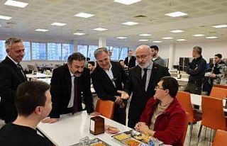 Başkan Özdoğan, KAYÜ öğrencileriyle iftar sofrasında...