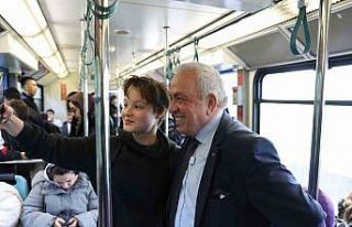 Başkan Şadi Özdemir’den mesai öncesi metro sürprizi