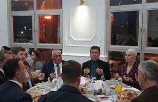 Başkan Subaşı STK temsilci ve üyelerini iftarda...