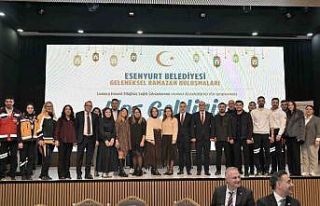 Başkan Vekili Aksoy, sağlık çalışanlarıyla...