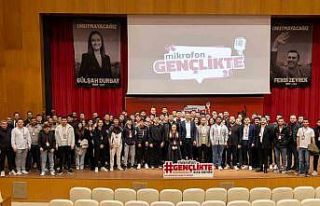 Başkan vekili Çiçek: "Mikrofon Gençlikte"...