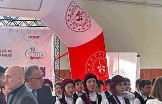 Bayburt Ortaokulu halk oyunlarında Türkiye finallerine...