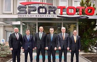 Bayburt’a futbol sahaları ile tenis kortu yapılacak