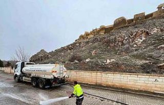 Bayburt’ta bahar temizliği kapsamında yollar ve...