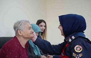 Bayburt’ta huzurevi sakinlerine jandarma sürprizi:...