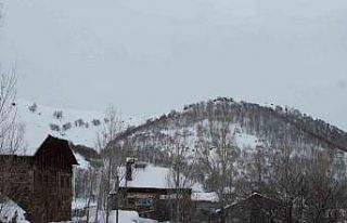 Bayburt’ta karla karışık yağmur, yüksek kesimlerde...