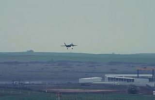 Bayraktar KIZILELMA eğitim uçuşunu başarıyla...