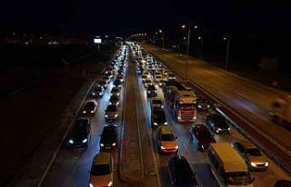 Bayram bitiyor, tatilciler mega kentlere akın ediyor:...