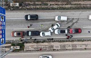 Bayram dönüşü zincirleme kaza: Anne ve iki çocuğu...