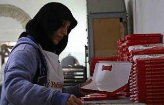Bayram öncesi imalathanelerde saray helvası mesaisi