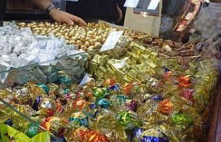 Bayramlık çikolata ve şekerler tezgahlarda