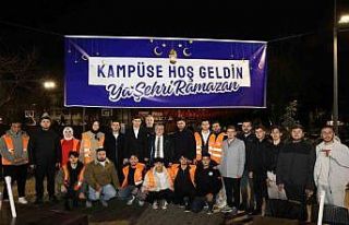 BEUN’da Rektör Özölçer öğrencilerle iftar...