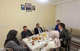 Bilecik protokolü şehit ve gazi aileleriyle iftarda...
