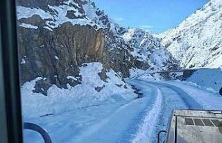 Bingöl’de kapalı köy yolları bir bir açılıyor
