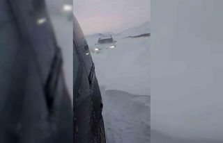 Bingöl’de tipi nedeniyle mahsur kalan araçlar...