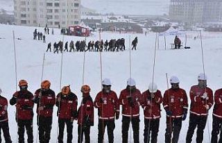 Bitlis’te çığ tatbikatı gerçeğini aratmadı
