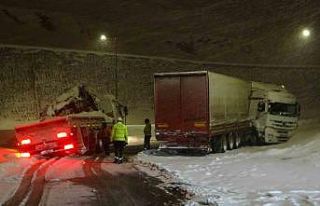 Bitlis’te kar yağışı kazaları da beraberinde...