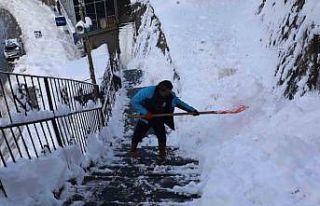 Bitlis’te karla mücadele çalışmaları aralıksız...