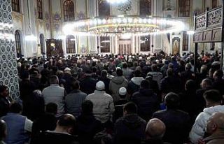 Bolu’da Kadir Gecesi’nde camiler doldu taştı