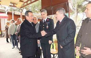 Burhaniye’de bayramlaşma töreni düzenlendi