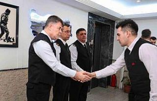 Bursa İl Jandarma Komutanı Tataroğlu personelle...
