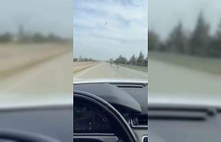 Bursa’da motor üstünde yatarak tehlikeli yolculuk